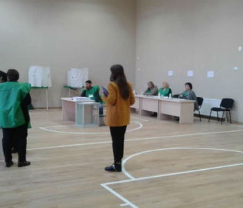 წერეთლის N26 საუბნო საარჩევნო კომისიაში არჩევნები 08:00 საათიდან დაიწყო