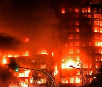 İspaniyanın Valensiya şəhərində yaşayış binasında baş vermiş
yanğın nəticəsində azı dörd nəfər həyatını itirib.
